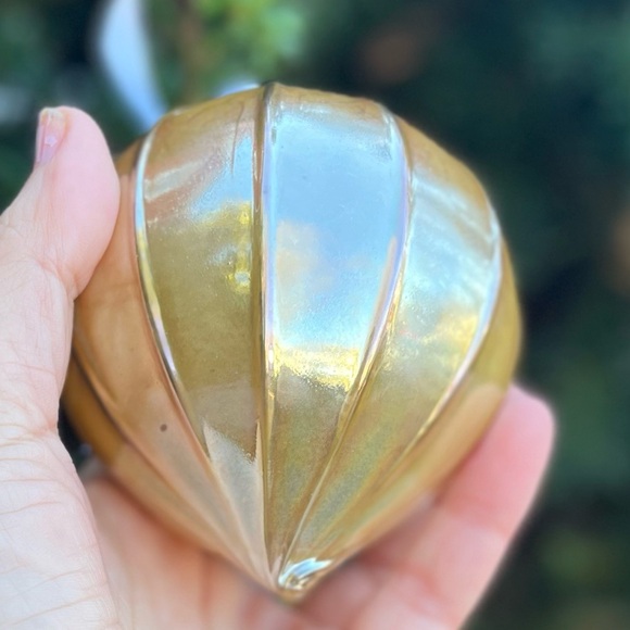 Blown Glass Breathtaking Ornament Ball. - Picture 5 of 8